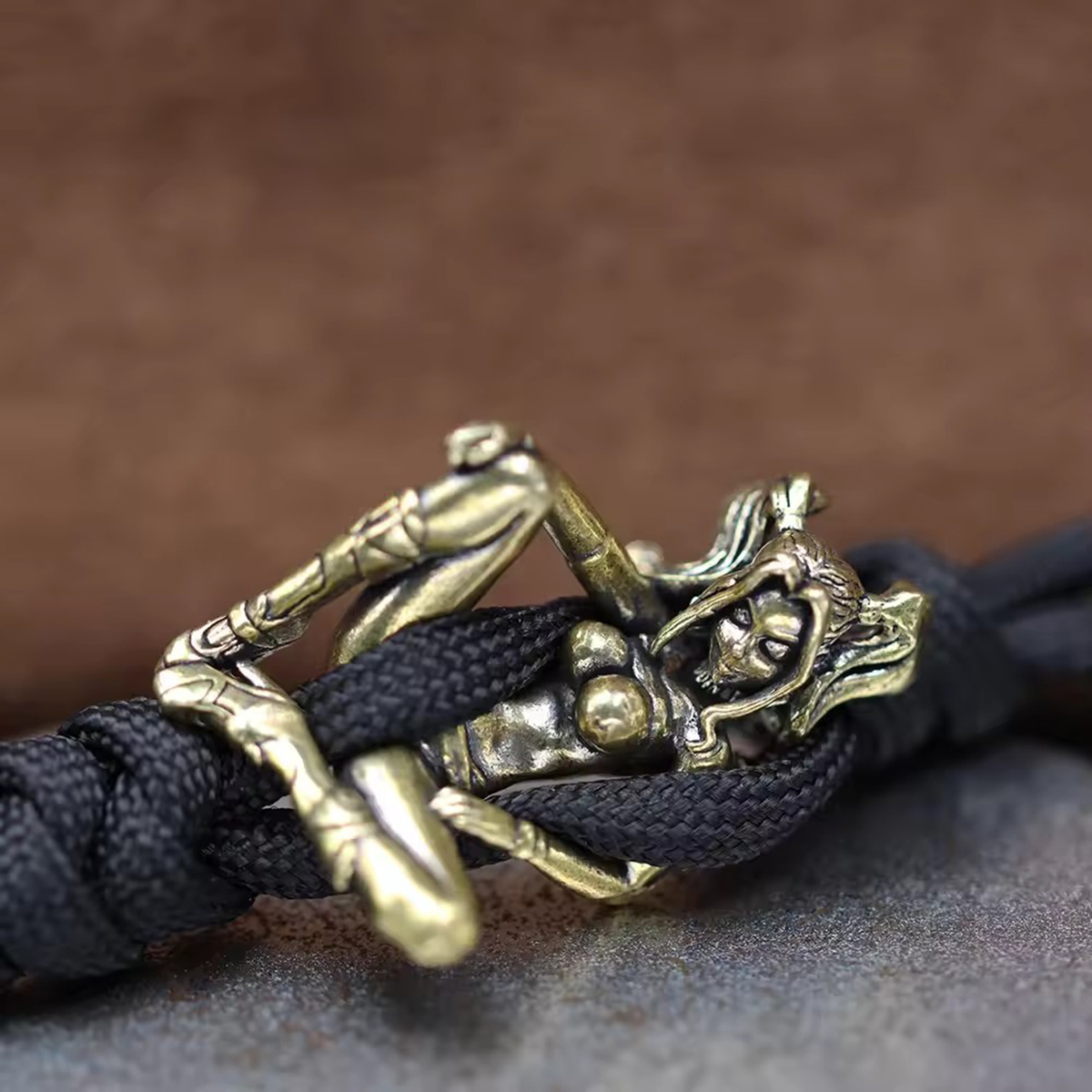 Beauty Girl Brass Knife Beads  – Paracord Survival Bracelet Bewertung und Preis